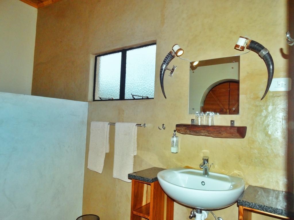 Ovita Wildlife Restcamp Okazize Quarto foto